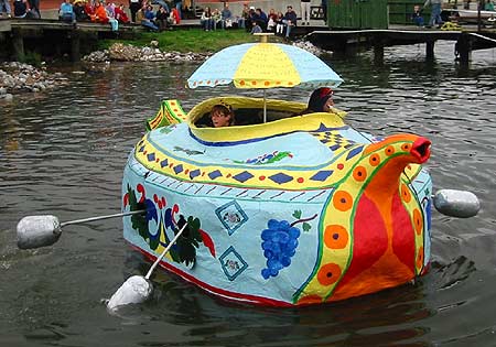 The Mad Hatters' Party Amphibious Teapot