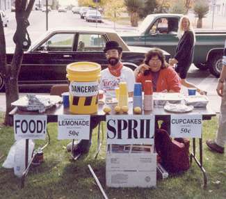 SPRIL Lemonade and Cupcake Stand